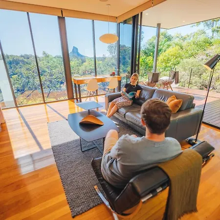 Glass On Glasshouse Glass House Mountains Exterior photo