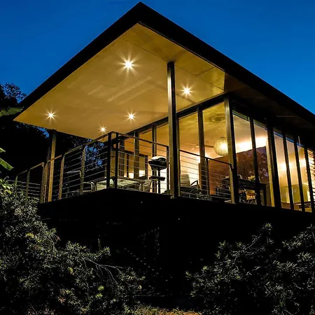 Glass On Glasshouse Glass House Mountains Exterior photo